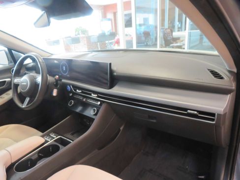 Used 2024 Hyundai Sonata SEL w/ Convenience Package image 28