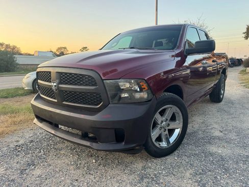 Used 2018 RAM 1500 Express RWD image 2