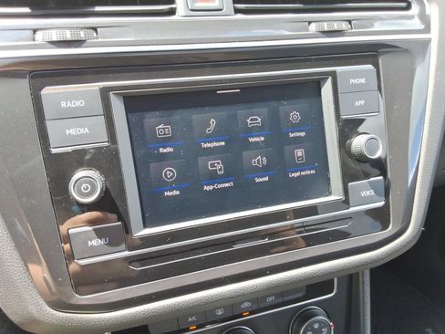 Used 2021 Volkswagen Tiguan S FWD image 30