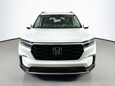 Used 2023 Honda Pilot Touring image 2