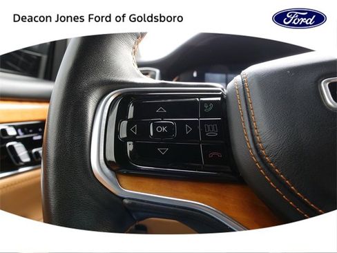 Used 2022 Jeep Grand Wagoneer Series III image 24