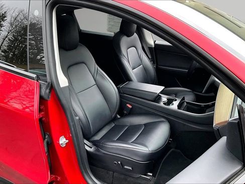 Used 2021 Tesla Model Y Long Range image 27