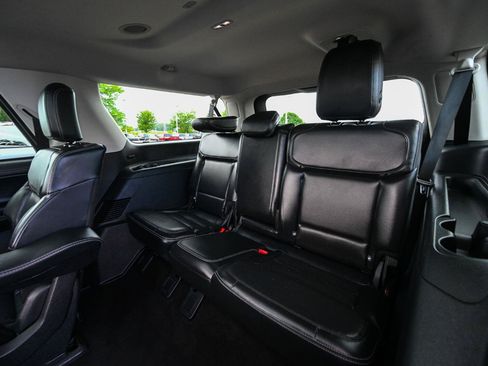Used 2025 Ford Expedition Max Platinum AWD/4WD image 24