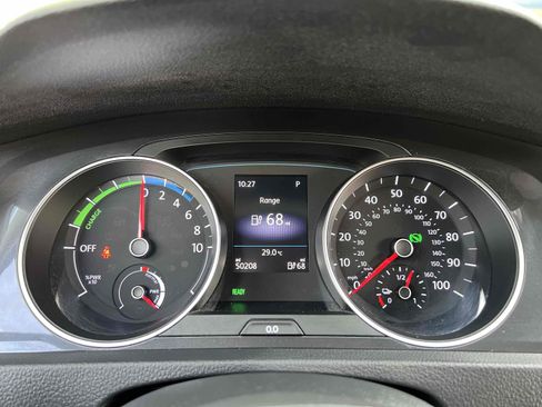 Used 2019 Volkswagen e-Golf SE w/ Driver Assistance Package image 8