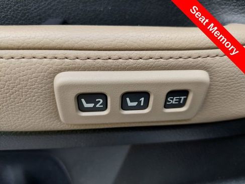 Used 2018 Toyota 4Runner Limited AWD/4WD image 19
