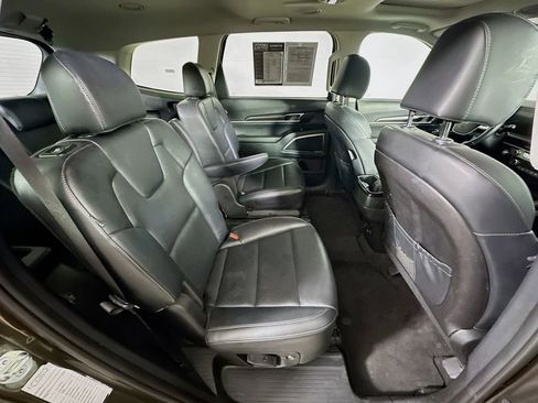 Used 2025 Kia Telluride S image 11