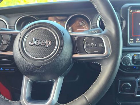 Used 2023 Jeep Wrangler Unlimited Sahara w/ Cold Weather Group AWD/4WD image 15