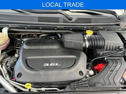 Used 2017 Chrysler Pacifica Limited image 37