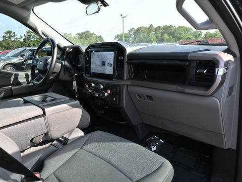 Used 2025 Ford F150 XLT w/ Equipment Group 301A Standard RWD image 15