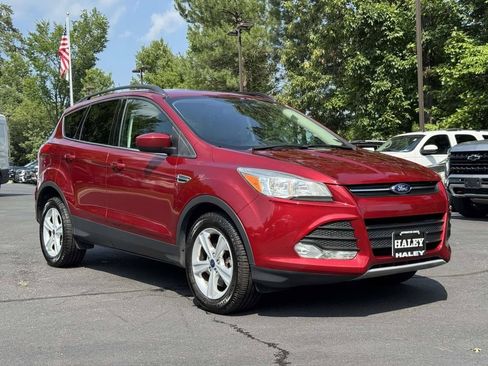 Used 2015 Ford Escape SE w/ Equipment Group 201A AWD/4WD image 2