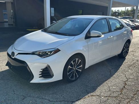 Used 2019 Toyota Corolla SE image 3