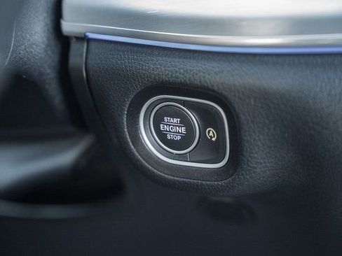 Used 2025 Mercedes-Benz GLE 350 4MATIC image 27