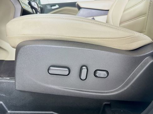 Used 2019 Ford Escape SEL image 19