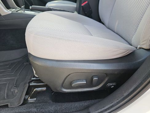 Used 2018 Subaru Forester 2.5i Premium AWD/4WD image 17