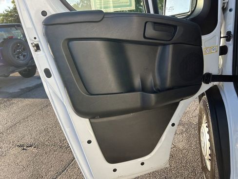 Used 2025 RAM ProMaster 2500 w/ Convenience Group FWD image 28