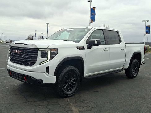 Used 2022 GMC Sierra 1500 AT4 w/ AT4 Premium Package image 3