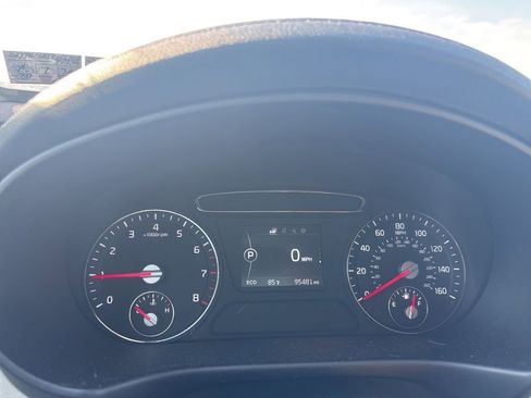 Used 2018 Kia Sorento FWD image 9