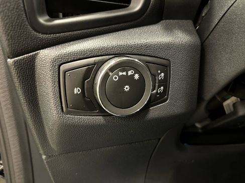 Used 2019 Ford EcoSport SE w/ SE Convenience Package image 14