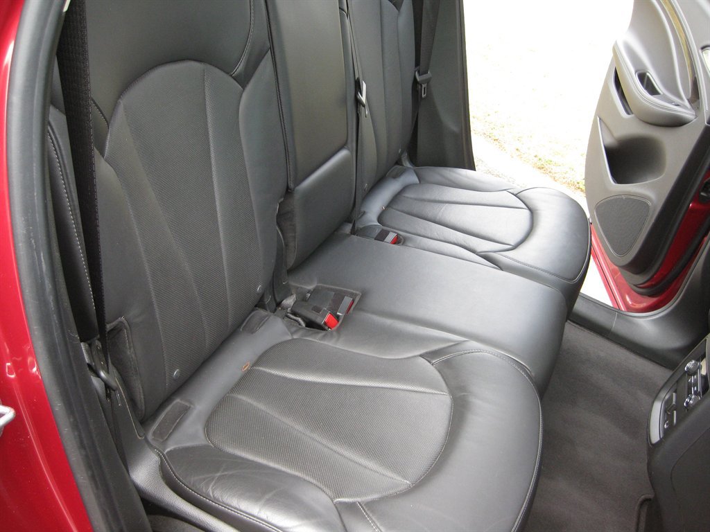 Used 2019 Buick Envision Essence FWD image 29