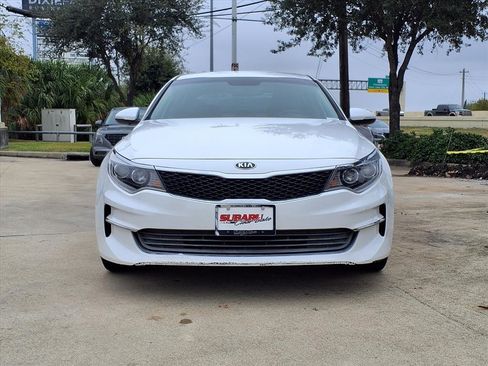 Used 2017 Kia Optima EX image 3
