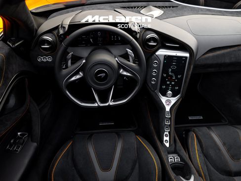 Used 2024 McLaren 750S Spider RWD image 30