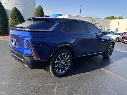 Used 2024 Cadillac Lyriq Sport RWD image 6