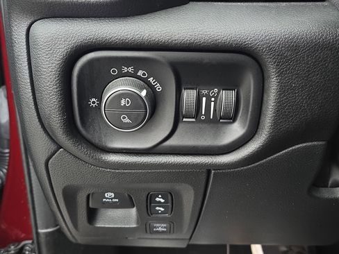 Used 2023 RAM 1500 Laramie image 25