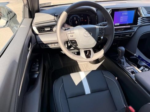 Used 2026 Toyota Camry SE w/ Convenience Package FWD image 6