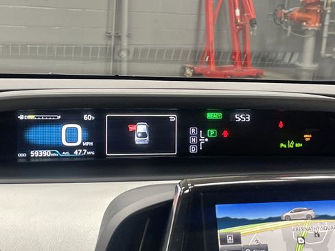 Used 2018 Toyota Prius Four Touring image 21