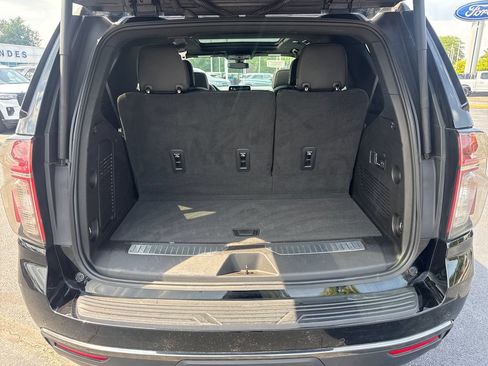 Used 2022 Chevrolet Tahoe RST w/ Luxury Package AWD/4WD image 14