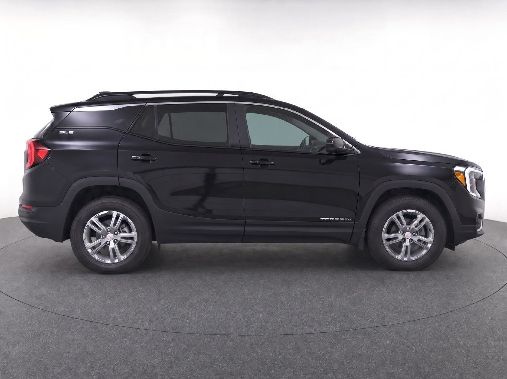 Used 2024 GMC Terrain SLE w/ Driver Convenience Package FWD image 8
