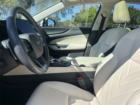 Used 2025 Lexus NX 300h AWD w/ Luxury Package image 12