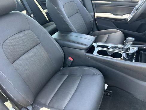 Used 2024 Nissan Altima 2.5 SV FWD image 10