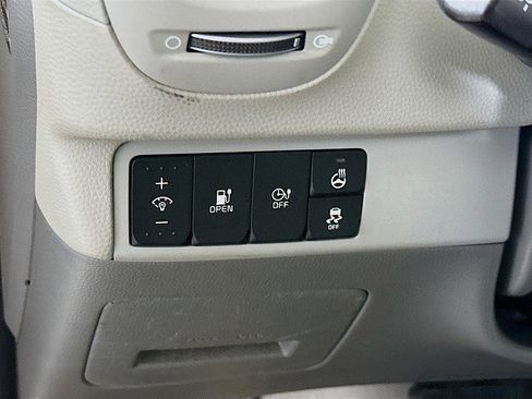 Used 2017 Kia Soul EV + FWD image 10