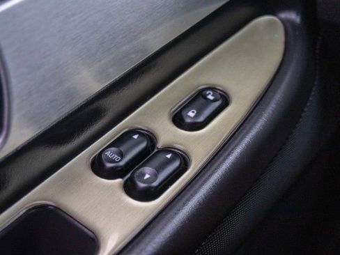 Used 2002 Ford Thunderbird image 16