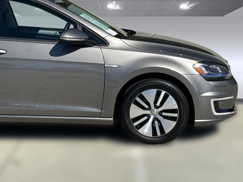Used 2016 Volkswagen e-Golf SEL Premium FWD image 33