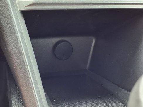 Used 2016 Chevrolet Equinox LTZ w/ Enhanced Convenience Package FWD image 15