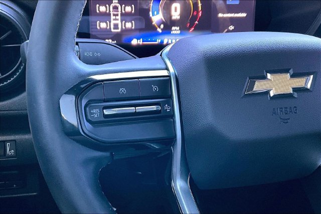 Used 2025 Chevrolet Colorado W/T w/ WT Custom Package RWD image 11