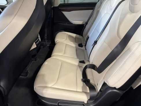 Used 2018 Tesla Model X 75D image 9
