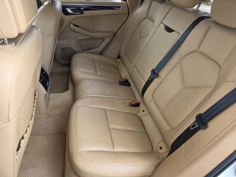 Used 2016 Porsche Macan S image 30