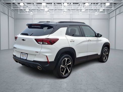 Certified 2022 Chevrolet TrailBlazer RS w/ Technology Package AWD/4WD image 5