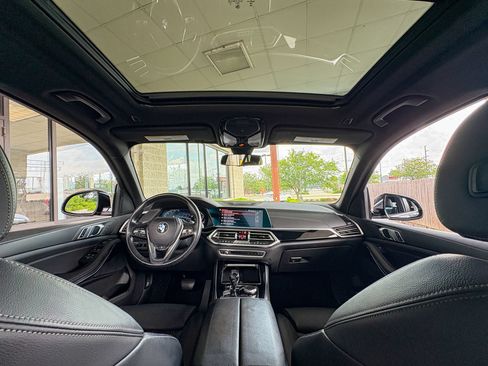 Used 2020 BMW X5 xDrive40i w/ Premium Package AWD/4WD image 2