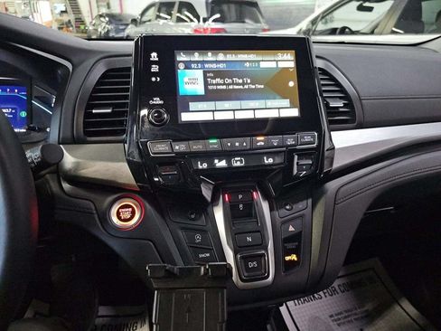 Used 2024 Honda Odyssey EX-L image 3