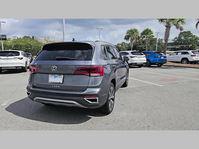 Used 2023 Volkswagen Taos SE w/ Panoramic Sunroof Package FWD image 22