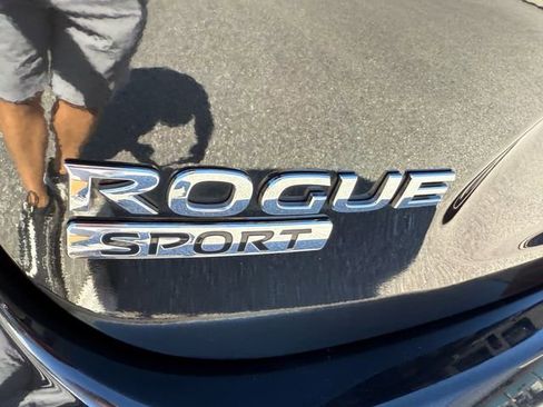 Used 2021 Nissan Rogue Sport S image 12