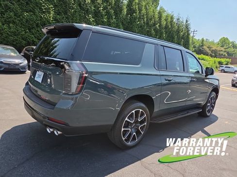 New 2026 Chevrolet Suburban RST w/ RST Capability Package AWD/4WD image 7