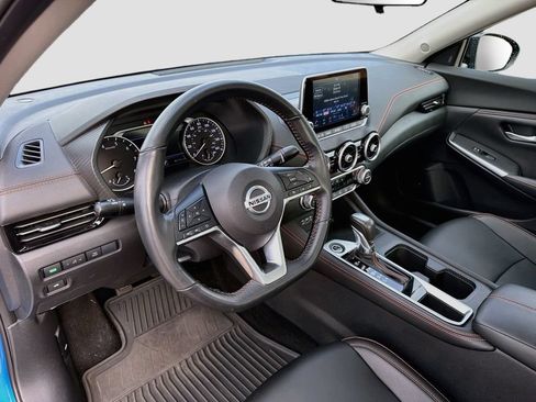 Used 2023 Nissan Sentra SR w/ SR Premium Package FWD image 9