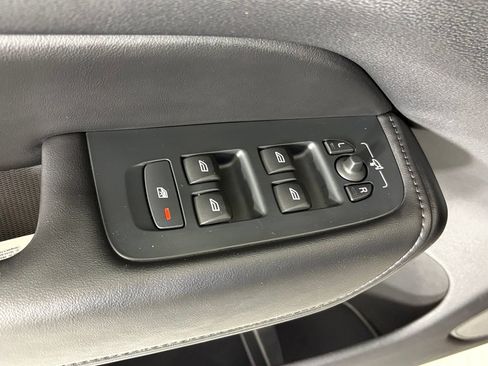 Used 2025 Volvo XC60 B5 Core AWD/4WD image 15