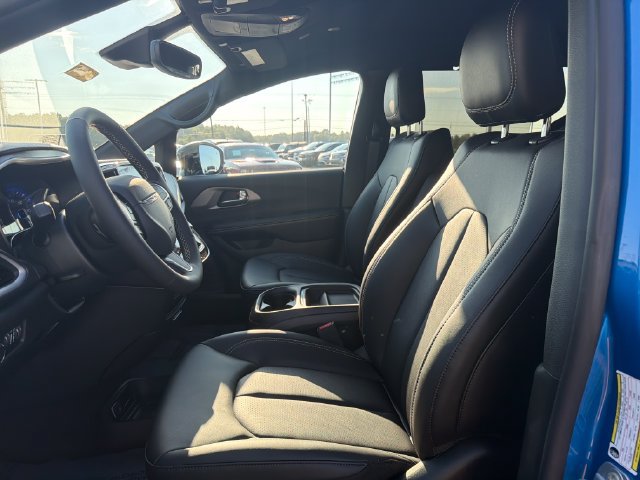 New 2027 Chrysler Pacifica Select FWD image 11