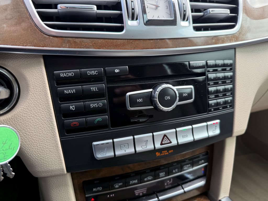 Used 2014 Mercedes-Benz E 350 Sedan image 40